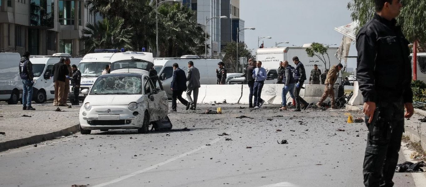 Καμικάζι ανατινάχθηκε κοντά στην πρεσβεία των ΗΠΑ στην Τυνησία - Τουλάχιστον 5 τραυματίες (φώτο - βίντεο)